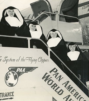 A japán misszióba induló nővérek első csoportja (Saint Louis, 1948.)